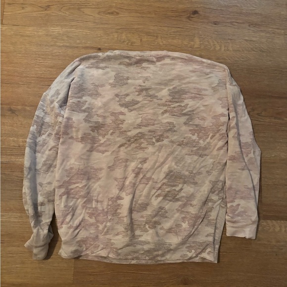 Athleta Tan camo shirt - Picture 3 of 3